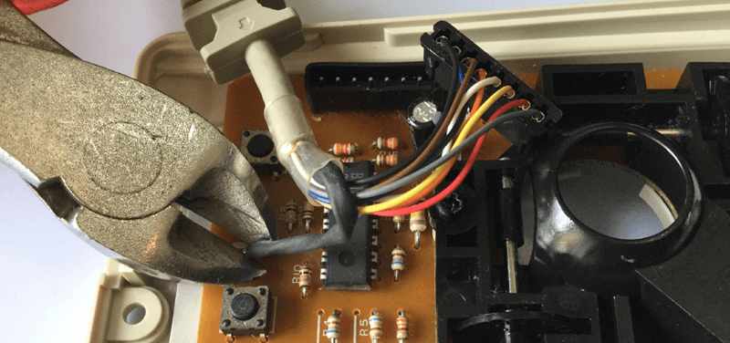 Amiga Laser Tank Mouse - Cutting Ground Wire